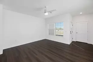 8852 S Jackjay Dr, Oak Creek, WI 53154 - Photo 17