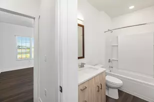 8852 S Jackjay Dr, Oak Creek, WI 53154 - Photo 21