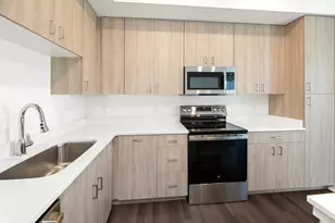 8852 S Jackjay Dr, Oak Creek, WI 53154 - Photo 13