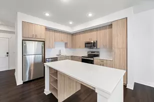 8852 S Jackjay Dr, Oak Creek, WI 53154 - Photo 11