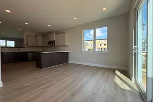 1136 Oxbow Ct, Pewaukee, WI 53072 - Photo 7