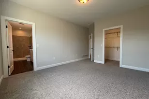 1136 Oxbow Ct, Pewaukee, WI 53072 - Photo 9