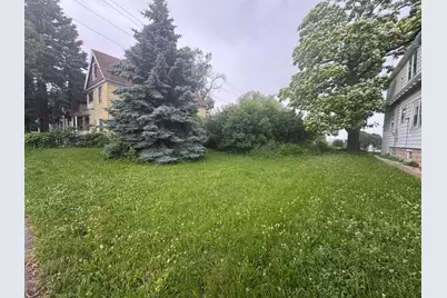 323 N 36th St, Milwaukee, WI 53208 - Photo 3