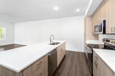 1811 W Wysteria Ln #605, Oak Creek, WI 53154 - Photo 9