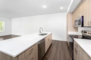 1811 W Wysteria Ln, Oak Creek, WI 53154 - Photo 9