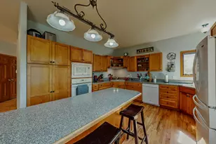 615 Fairway Cir, Jefferson, WI 53549 - Photo 5