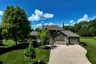 615 Fairway Cir, Jefferson, WI 53549 - Photo 1