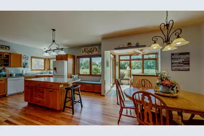 615  Fairway Cir, Jefferson, WI 53549 - Photo 9