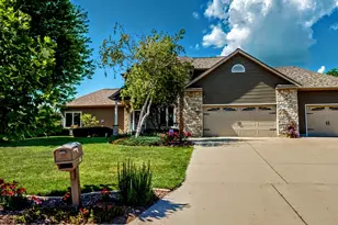 615 Fairway Cir, Jefferson, WI 53549 - Photo 75