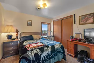 947 Broadmoore Dr, Hartford, WI 53027 - Photo 5