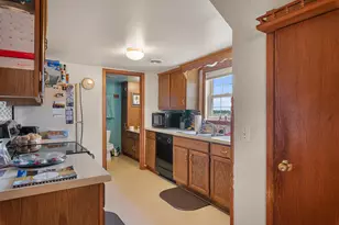 947 Broadmoore Dr, Hartford, WI 53027 - Photo 9