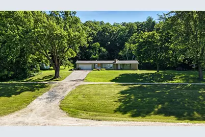 809  Holmen Dr, Holmen, WI 54636 - Photo 5