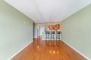 270 E Highland Ave, Milwaukee, WI 53202 - Photo 9