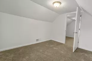 2941 N Dr William Finlayson St, Milwaukee, WI 53212 - Photo 15