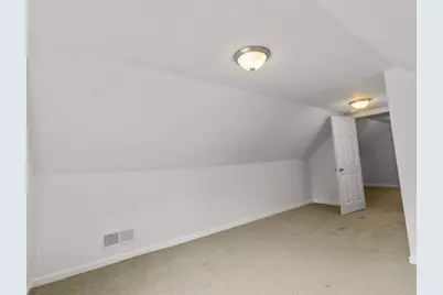 2941 N Dr William Finlayson St, Milwaukee, WI 53212 - Photo 9