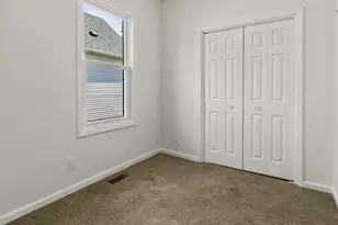 2941 N Dr William Finlayson St, Milwaukee, WI 53212 - Photo 33