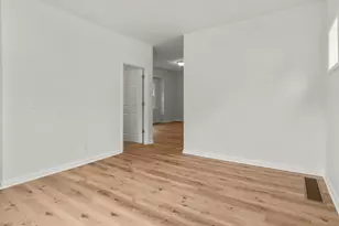 2941 N Dr William Finlayson St, Milwaukee, WI 53212 - Photo 23