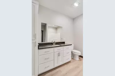 4060  Brooke Elizabeth Dr, Onalaska, WI 54650 - Photo 9