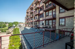 215 W Maple St, Milwaukee, WI 53204 - Photo 33