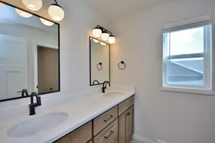 N53W19954 Kingair Dr, Menomonee Falls, WI 53051 - Photo 23