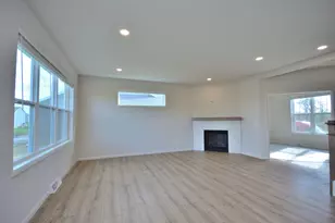 N53W19954 Kingair Dr, Menomonee Falls, WI 53051 - Photo 13