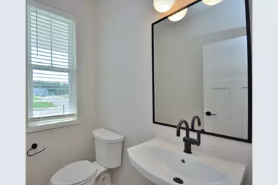 N53W19954  Kingair Dr, Menomonee Falls, WI 53051 - Photo 11