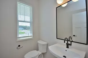 N53W19954 Kingair Dr, Menomonee Falls, WI 53051 - Photo 11