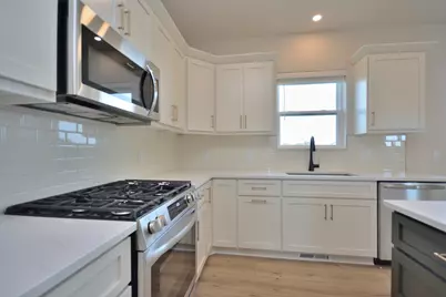 N53W19954  Kingair Dr, Menomonee Falls, WI 53051 - Photo 17