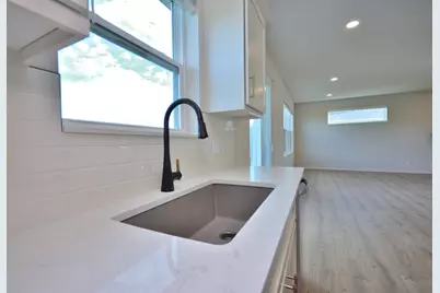 N53W19954  Kingair Dr, Menomonee Falls, WI 53051 - Photo 19