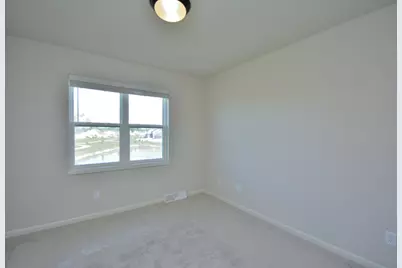 N53W19954  Kingair Dr, Menomonee Falls, WI 53051 - Photo 33