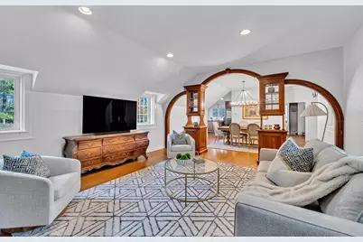 625 E Juniper Ln, Mequon, WI 53092 - Photo 7