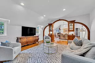 625 E Juniper Ln, Mequon, WI 53092 - Photo 7