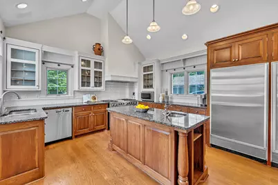 625 E Juniper Ln, Mequon, WI 53092 - Photo 13