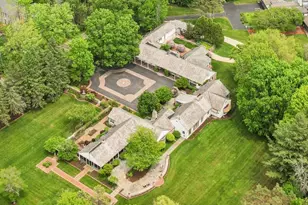 625 E Juniper Ln, Mequon, WI 53092 - Photo 3