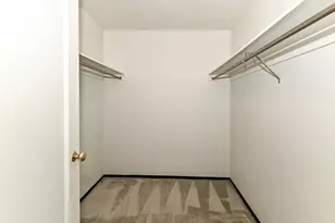 2525 S Shore Dr, Milwaukee, WI 53207 - Photo 21