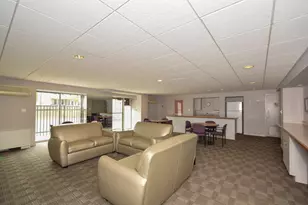 2525 S Shore Dr, Milwaukee, WI 53207 - Photo 23