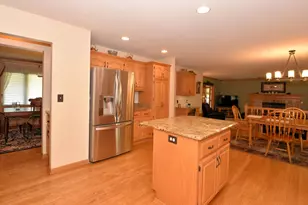 4562 W Martinton Ct, Franklin, WI 53132 - Photo 9