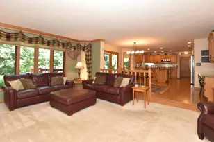 4562 W Martinton Ct, Franklin, WI 53132 - Photo 11