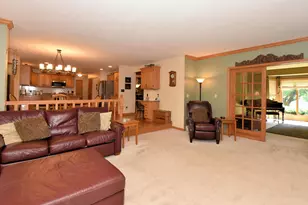 4562 W Martinton Ct, Franklin, WI 53132 - Photo 13