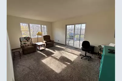 816  Clay St, Watertown, WI 53098 - Photo 3