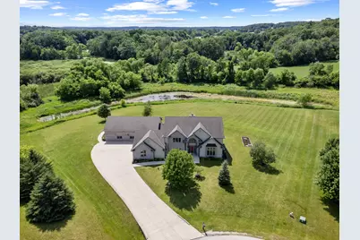 3976  Woodridge Ct, Richfield, WI 53017 - Photo 3