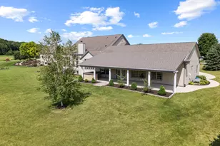 3976 Woodridge Ct, Richfield, WI 53017 - Photo 7