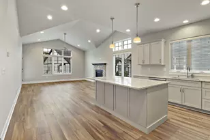 4706 N Cottage Ln, Pleasant Prairie, WI 53158 - Photo 5