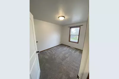 302 N Peach Ave, Marshfield, WI 54449 - Photo 7