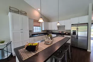 619 Cadence Cir, Lake Geneva, WI 53147 - Photo 3