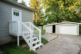 1153 N 11th Ave, West Bend, WI 53090 - Photo 25