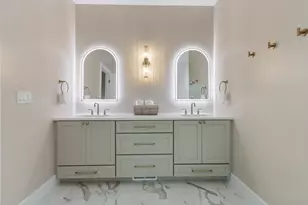 921 Platt Ave, Lake Geneva, WI 53147 - Photo 17