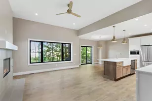 921 Platt Ave, Lake Geneva, WI 53147 - Photo 9