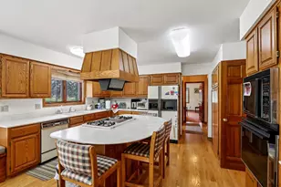 1168 W Manor Ln, River Hills, WI 53217 - Photo 9