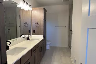 804 Viewpoint Ave, Waukesha, WI 53188 - Photo 7